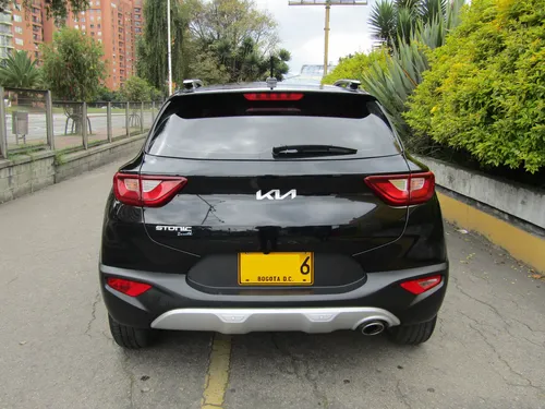 Kia Stonic 1.0 Zenith Hybrid MT