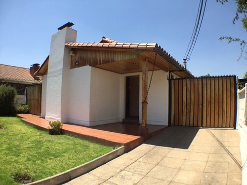 Vendo Casa Aislada- Remodelada  103/393   Sector Don Bosco