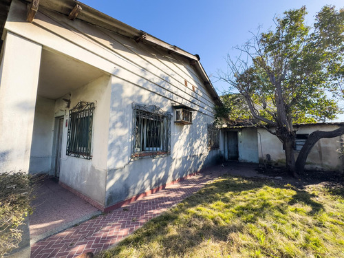 Reservada -casa Con Garage Y Patio A Refaccionar - Lanús Oeste