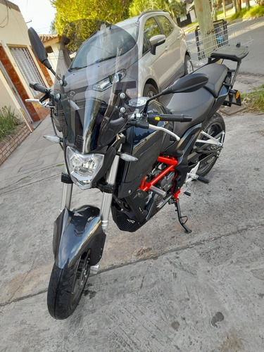 Imagen 2 de 23 de Benelli Tnt25