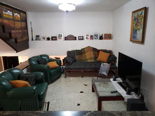 Imagen 8 de 30 de Los Naranjos Del Cafetal Calle Privada Vigilancia Excelente Vista Renovada 320mts 6h/7b/4 Puestos Tanque De Agua 10.000 Lts