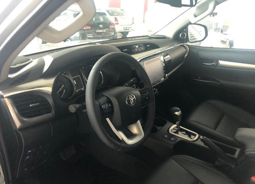 Imagen 14 de 16 de Toyota Hilux Srx 2.8 4x2 At 2022