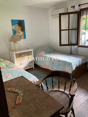 Preciosa Casa De 3 Dormitorios En Pinares