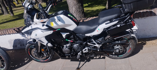Vendo Benelli Impermeable Tiene Calienta Puños Luces Auxilia