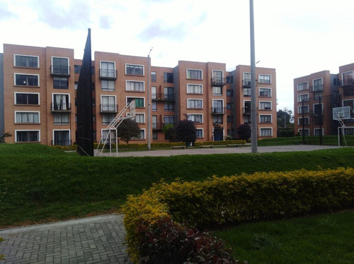 Apartamento En Madrid Cundinamarca, Conjunto Pampa