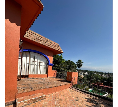 Oportunidad Casa En Centro De Cuernavaca, Entrada Por 2 Importantes Calles