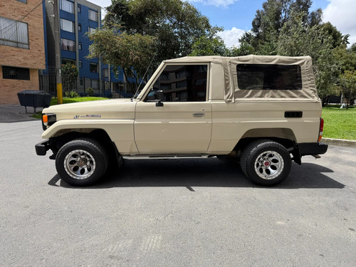 Toyota Fzj 73 Modelo: 1995 Motor: 4.500