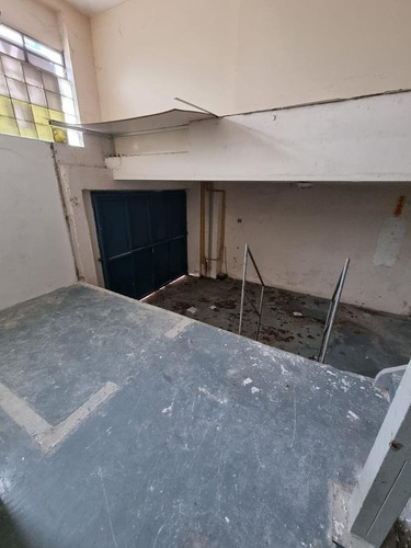 Imagen 4 de 27 de Edificio Comercial -isla De Flores Y Barrios Amorín, Palermo, 1265 M2 , 15 Mts De Frente !!