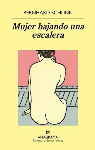 Mujer Bajando Una Escalera