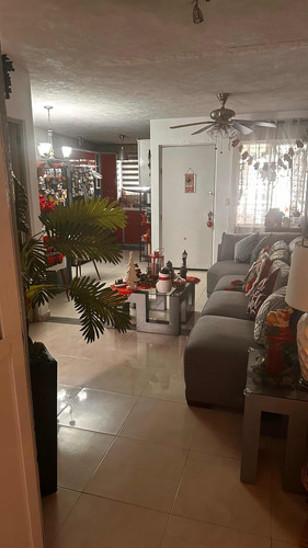 Casa De 3 Recámaras, Estudio, Tres Baños Completos 2 Salas