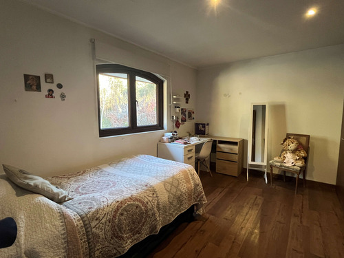 Casa Chilena En Condominio Con Club De Golf En Linderos