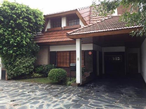 Imagen 1 de 14 de Chalet En Castelar Sur De 3 Dormitorios Y Escritorio