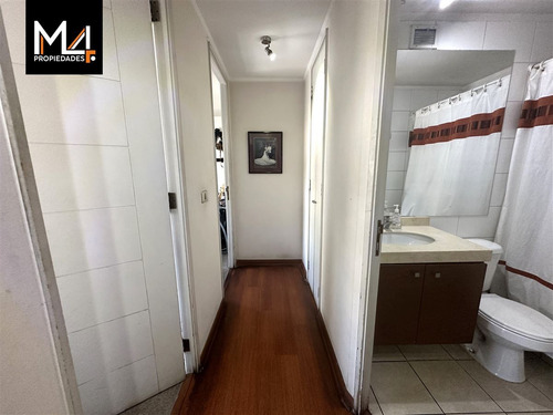 Amplio Departamento De 4 Dorm. En Calle Tranquila