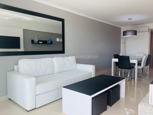 Departamento 2 Dormitorios En Miami Boulevard, Punta Del Este 