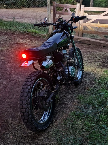 Estilo Scrambler Motor Original Solo Estética Modificada