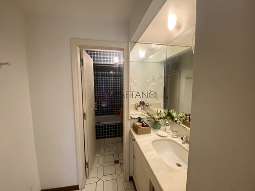 Apartamento En Frente Al Puerto- Ref: 2935