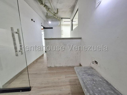 Agp Local Comercial Ideal Para Taller O Concesionario, En Alquiler En Los Ruices 25-16956 Ys