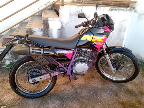 Imagem 2 de 6 de Honda Nx200