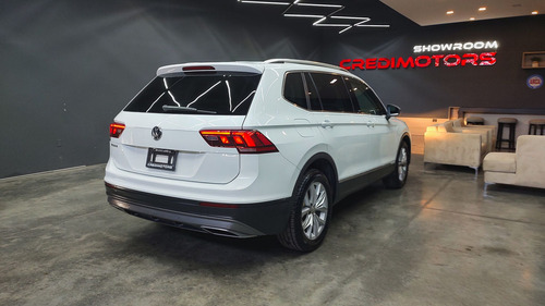 Volkswagen Tiguan 1.4 Comfortline 7p At piel