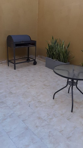Imagen 6 de 6 de Departamento Tipo Duplex Con Escalera De 2 Ambientes En Versalles