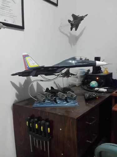 Imagen 1 de 10 de Avión Sukhoi 30mk2 A Escala 1:33