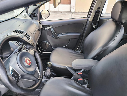 Fiat Grand Siena 1.6 16v Essence Flex 4p