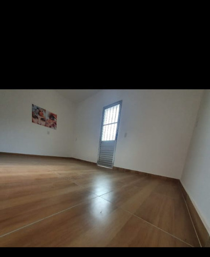 Vende-se Casa Com Rendimentos Em Francisco Morato Centro