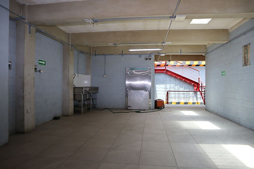 Edificio Comercial En Venta En Nezahualcoyotl