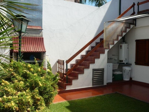 Apto Credito. Chalet En Excelente Estado En Luis Guillon
