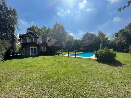 Imagen 26 de 30 de Casa 5 Ambientes Con Piscina La Tradicion