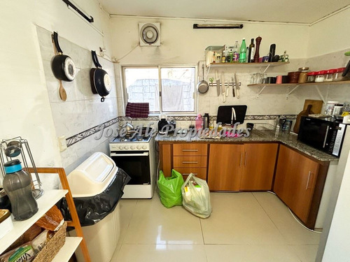 En Venta Casa De 3 Dormitorios, Colonia