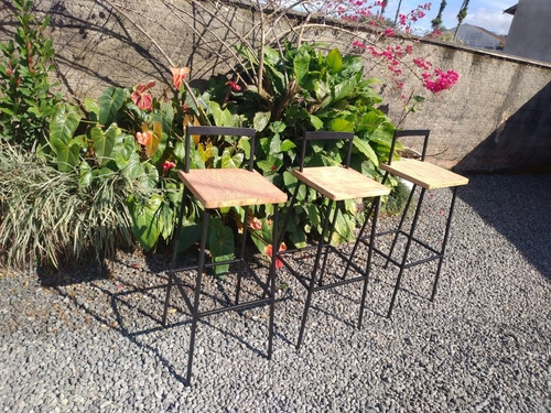 Imagem 2 de 5 de Faço Banquetas Para Vender