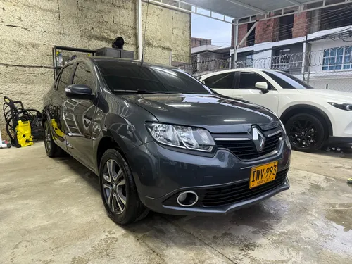 Renault Logan 1.6 Privilege / Intens