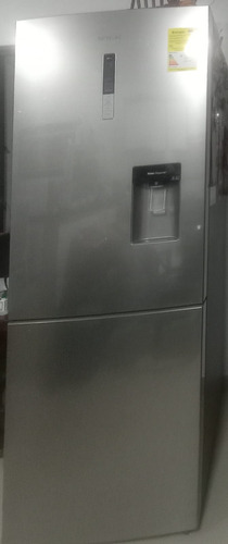 Refrigeradora Top Freezer 234 L Color Plata