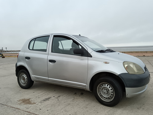 Oportunidad! Toyota Yaris 5 Puertas 2000