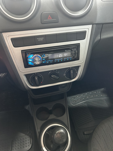Volkswagen Saveiro 1.6 Cab. Simples Total Flex 2p