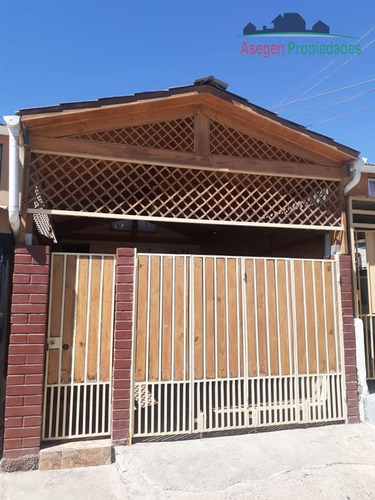 Casa En Venta De 4 Dorm. En Copiapó