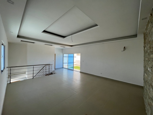 Imagen 6 de 14 de Apartamento Con Terraza En Santiago, Con Vista Al Monumento De Santiago.