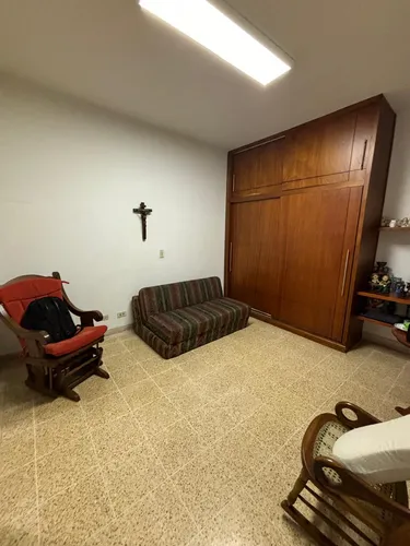 Vendo Amplia Casa En Laureles Lorena