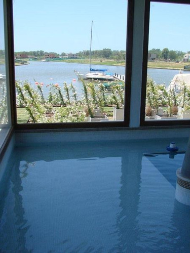 Lencke Vende - Albanueva-excelente Lote Al Rio Con Amarra, Frente A La Bahia Del Club House.