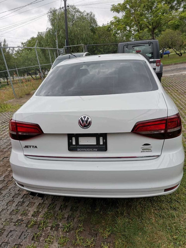 Imagen 5 de 15 de Volkswagen Jetta 2017 2.5 Comfortline Tiptronic At