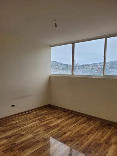 Rebajado Departamento 3 Dormitorios, 2 Baños, Av. Argentina