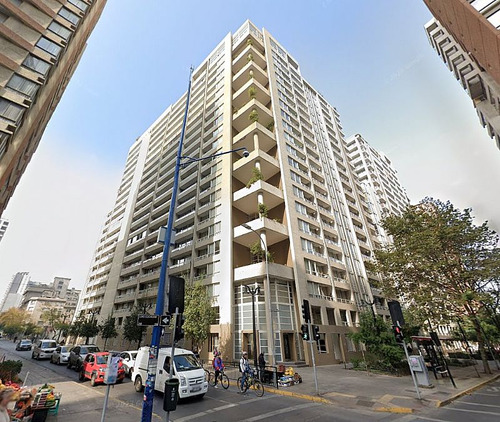 Depto. 1305, 2 Dormitorios, 2 Baños, Metro Moneda