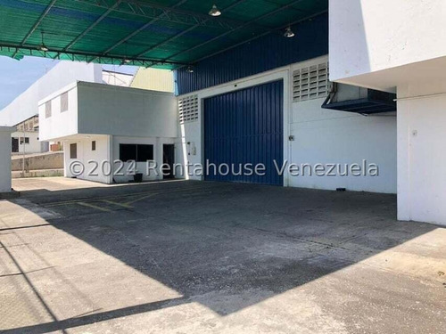 Yannelis Garcia Alquila Amplio Galpón Zona Industrial 3 Barquisimeto Lara