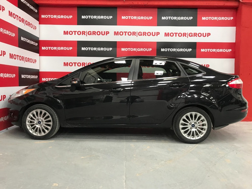 Imagen 8 de 19 de Ford Fiesta Titanium Negro 2014