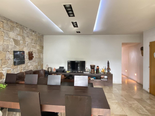 Exclusivo Piso De 3 Amb En Av. Pedro Goyena