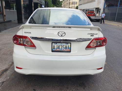 Imagen 12 de 14 de Toyota Corolla Gli Automatico Full 2014