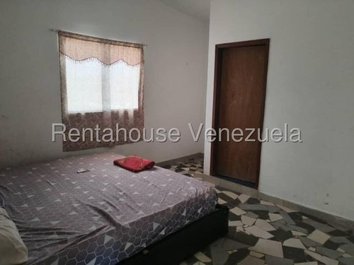 Casa Super Potencial Para Hacer Tu Mejor Inversión A 200m De La Playa 25-14684