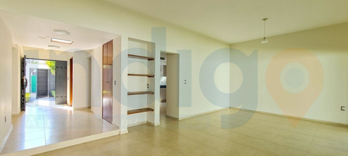 Imagen 10 de 30 de Casa En Venta En Juriquilla, Un Piso