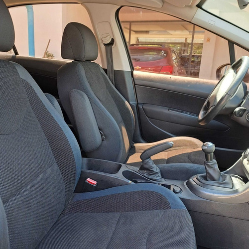 Imagen 17 de 18 de Peugeot 408 Allure 2.0n 2013